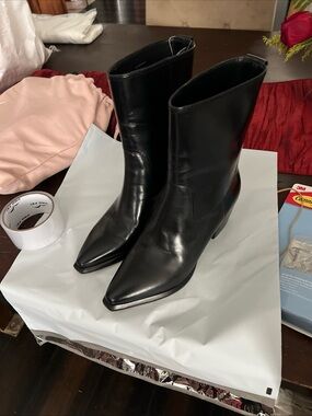 Vince women’s Arlington Black Pointed Toe Leather Boots